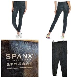 NWT Spanx Navy Reptile Coated Leggings Size Small